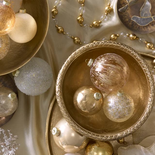 Golden Glow Ornament Set 