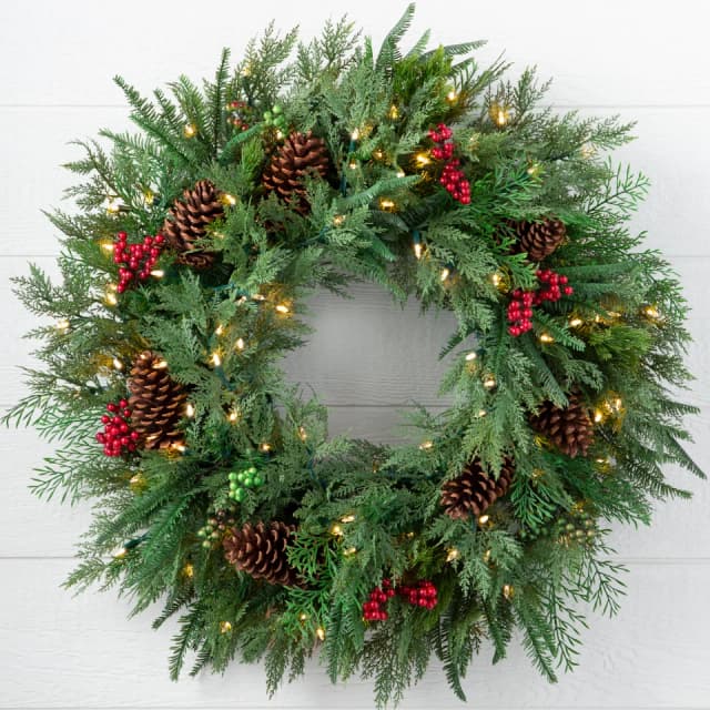 Outdoor Winter Evergreen Wreath 34"